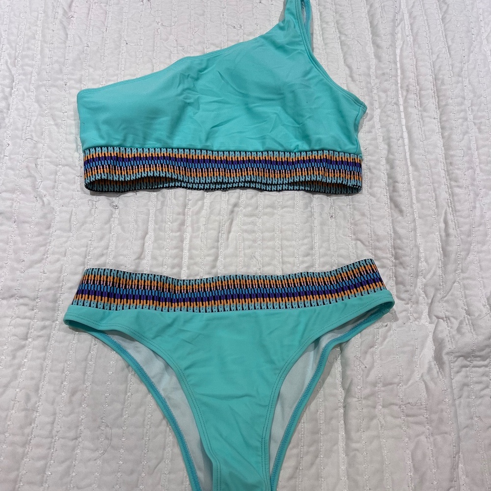 One shoulder mint bikini